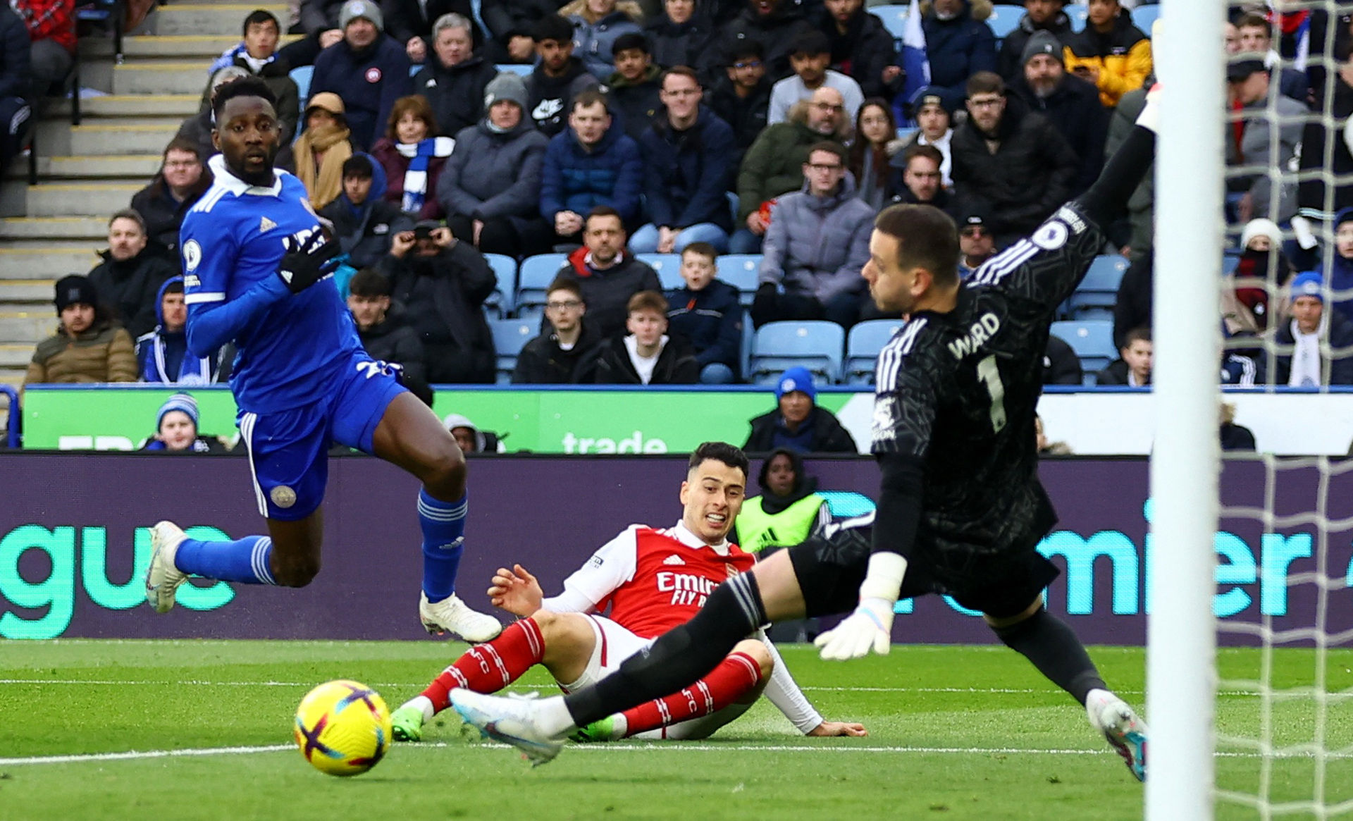 表现屡次建 表现屡次建